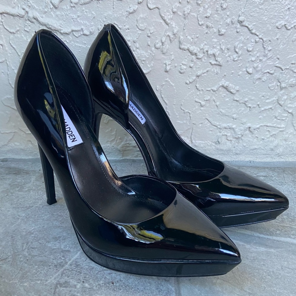 Steven Madden “Vixen” Black Patent Pump
